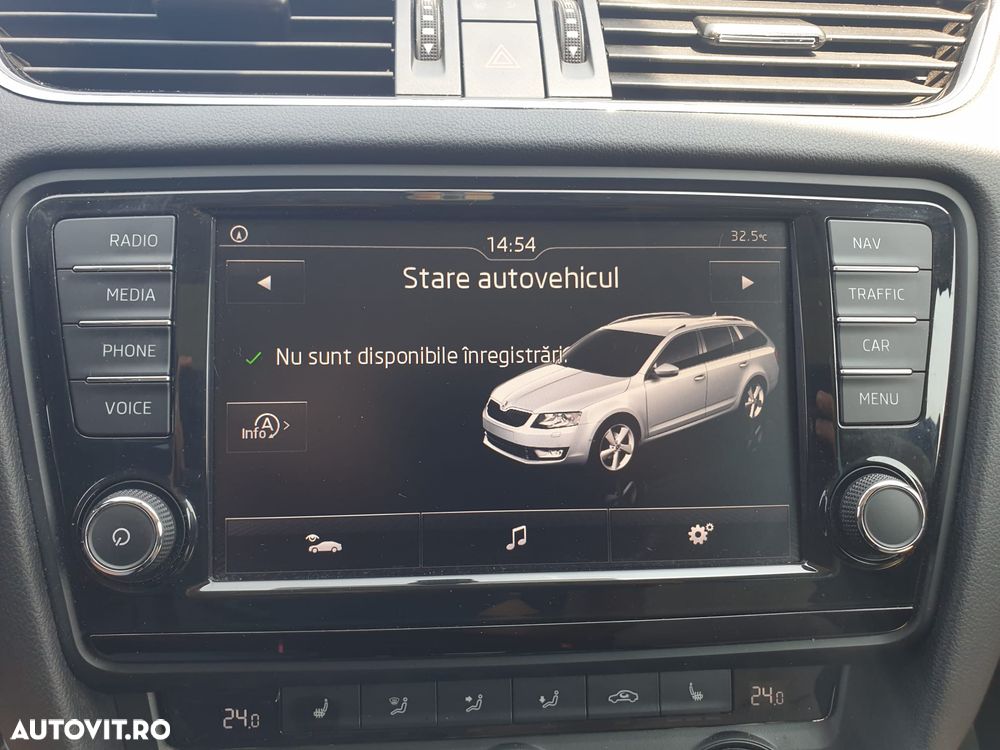 Skoda Octavia 1.6 TDI DSG Style - 25
