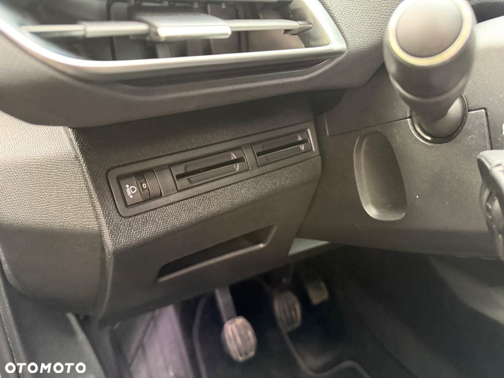 Peugeot 3008 1.5 BlueHDi Allure S&S - 26