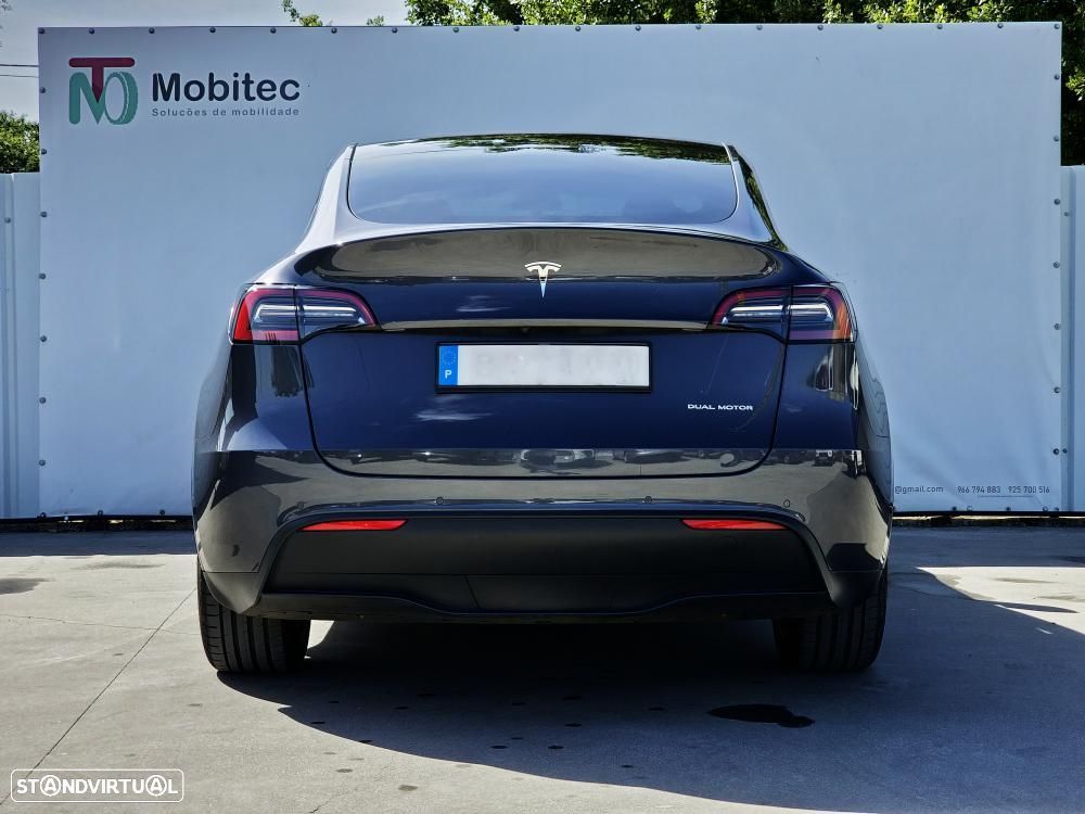 Tesla Model Y Long Range Dual Motor AWD - 3