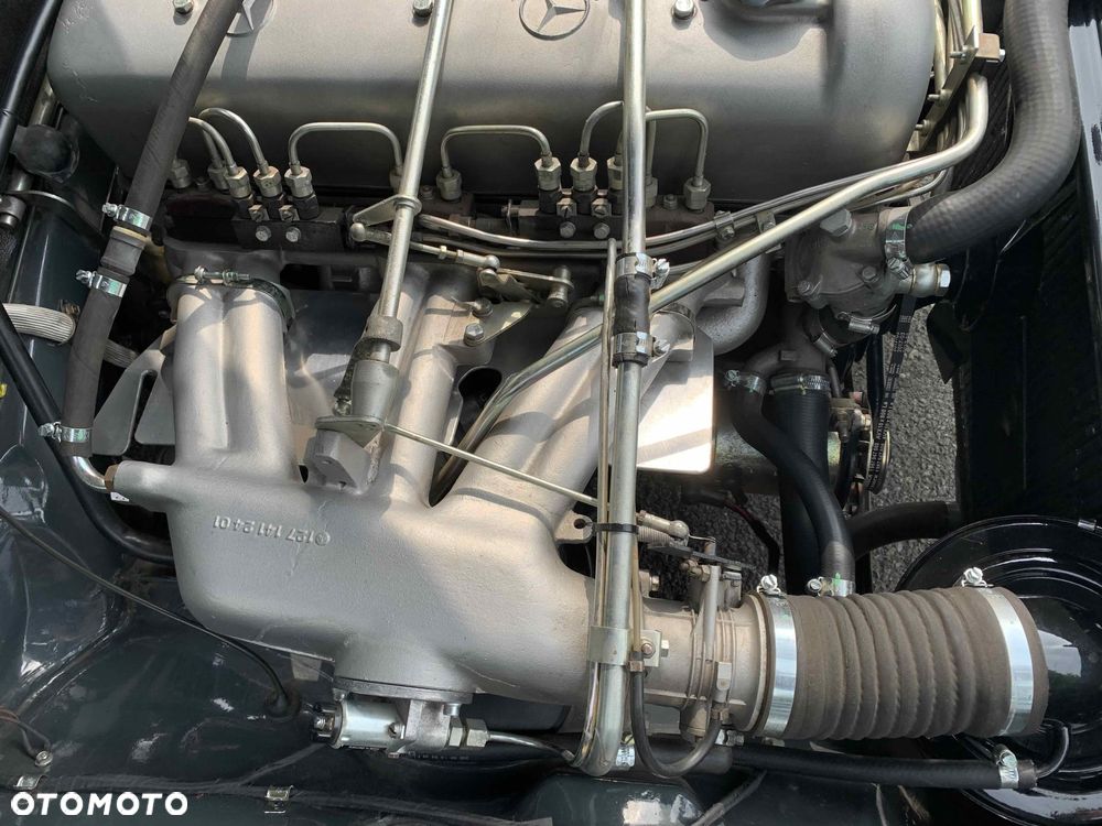 Mercedes-Benz W111 - 8