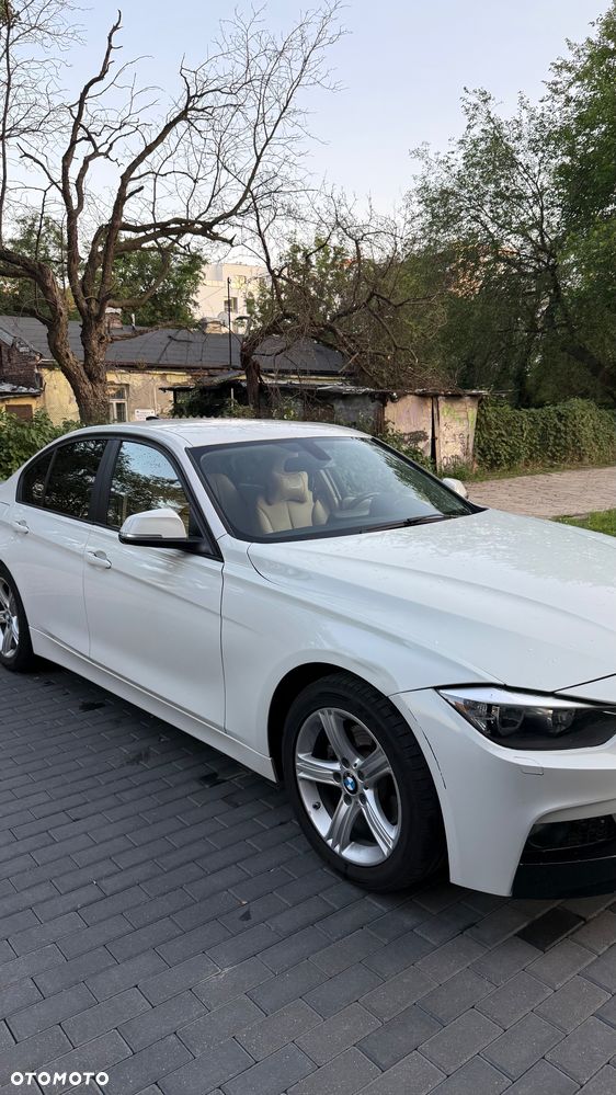 BMW Seria 3 320i - 10