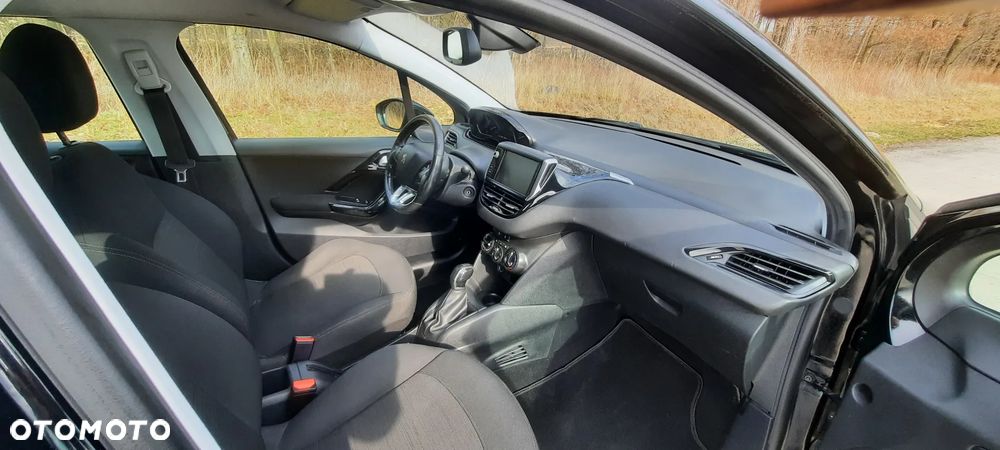 Peugeot 208 BlueHDi 100 Active - 11