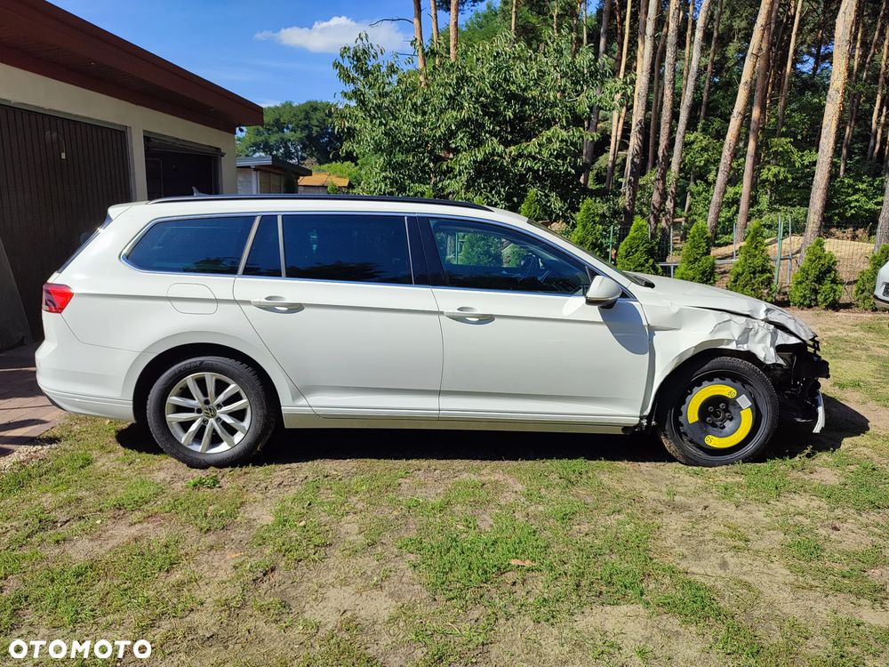Volkswagen Passat Variant 2.0 TDI SCR DSG Elegance - 27