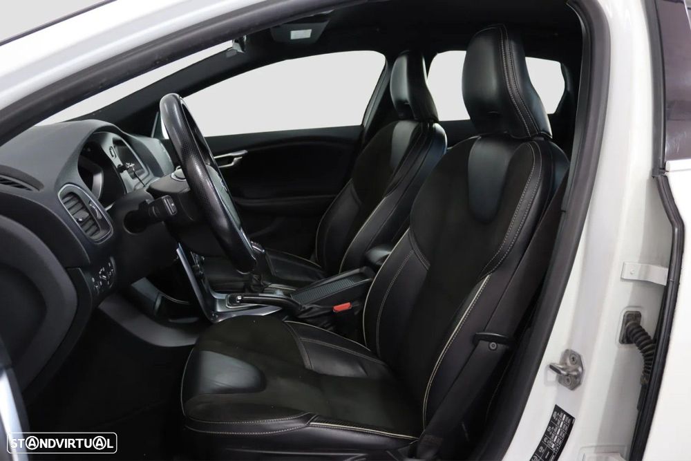 Volvo V40 1.6 D2 R-Design - 4