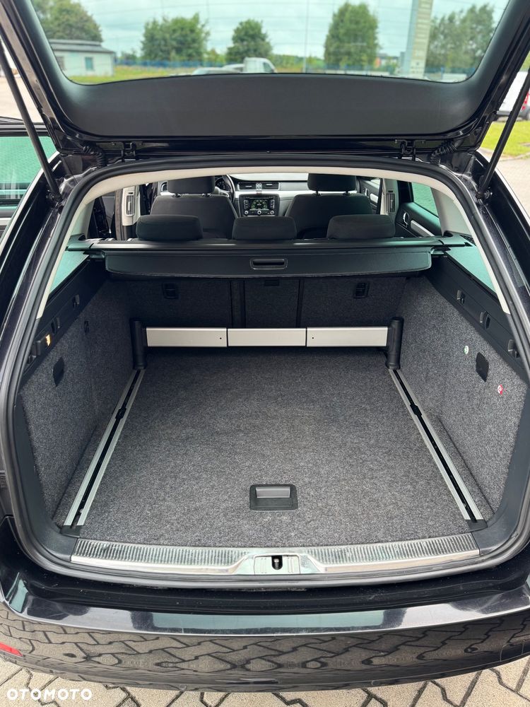 Skoda Superb 2.0 TDI Elegance DSG - 17