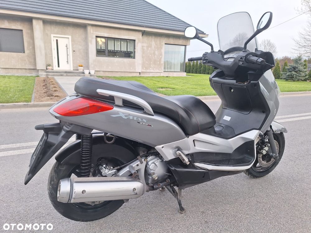 Yamaha X-max - 4