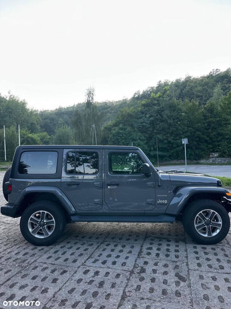 Jeep Wrangler - 32