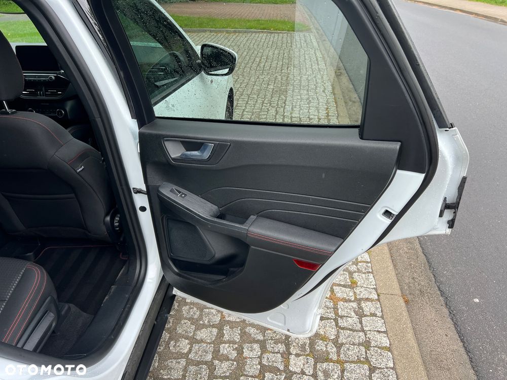 Ford Kuga 2.5 Duratec FHEV ST-LINE - 29