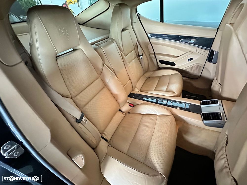 Porsche Panamera 4 PDK - 31