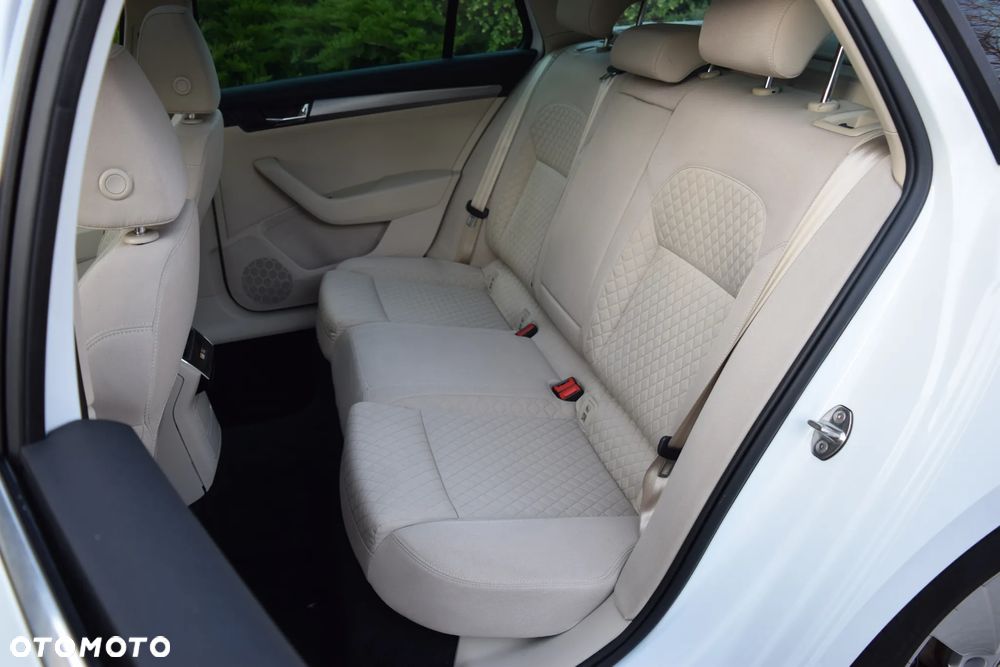 Skoda Superb 2.0 TDI DSG Ambition - 13