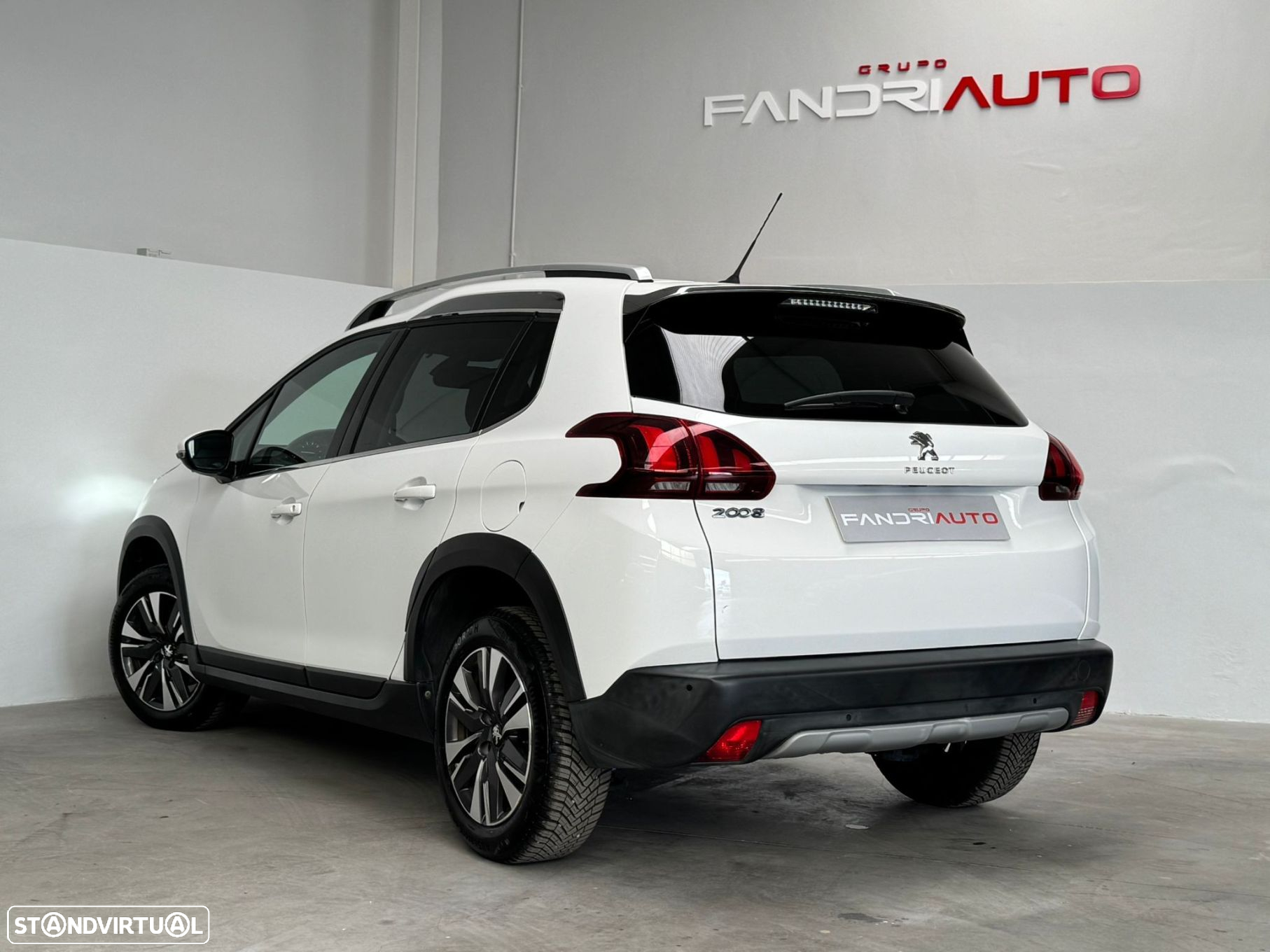 Peugeot 2008 1.2 PureTech Allure - 13
