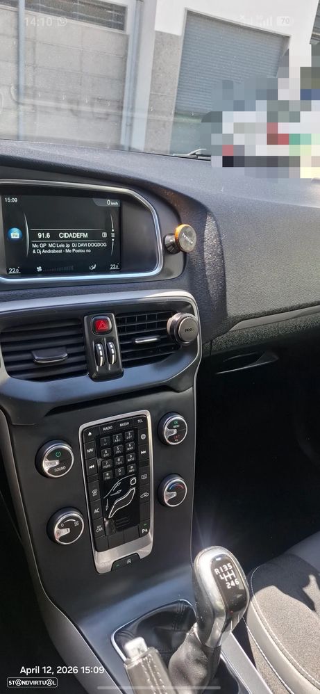 Volvo V40 D2 Momentum - 4