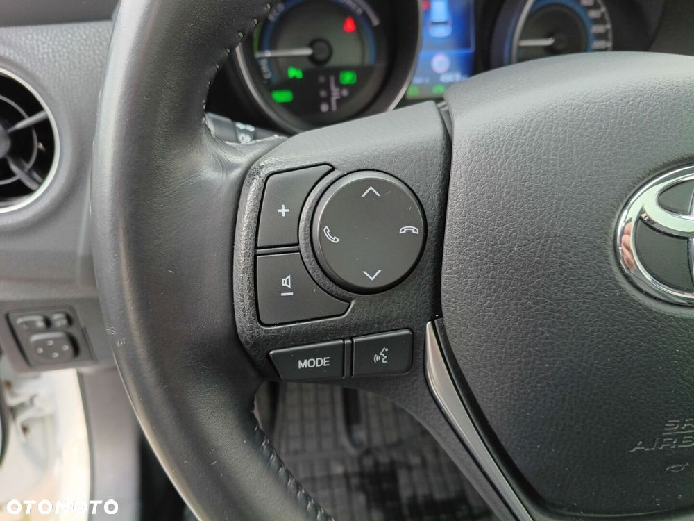 Toyota Auris - 13