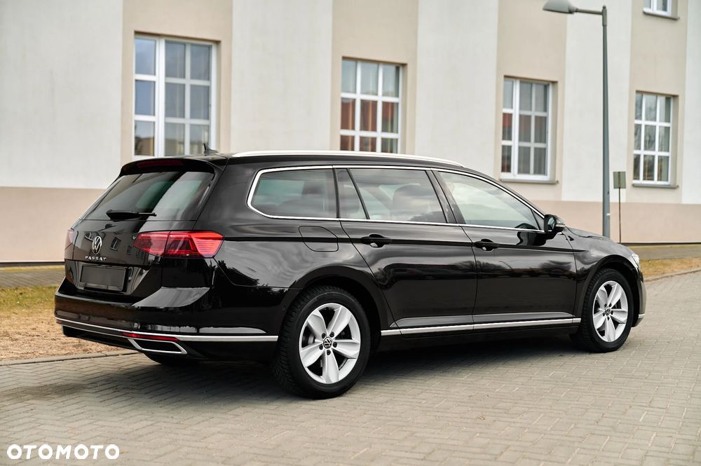 Volkswagen Passat Variant 2.0 TDI EVO Elegance DSG - 12