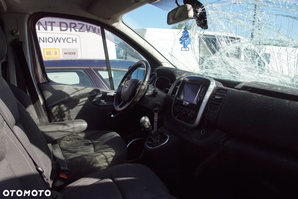 Auto na części - Opel Vivaro B 1.6 CDTI BiTurbo 146 KM R9M452 PF6050 L41R 2018R Silnik Skrzynia Drzwi Zderzak Błotnik Lampa Lusterko Klamka Szyba Deska Kokpit Sterownik Moduł Czujnik Licznik Wyświetlacz Panel Kierownica - 14