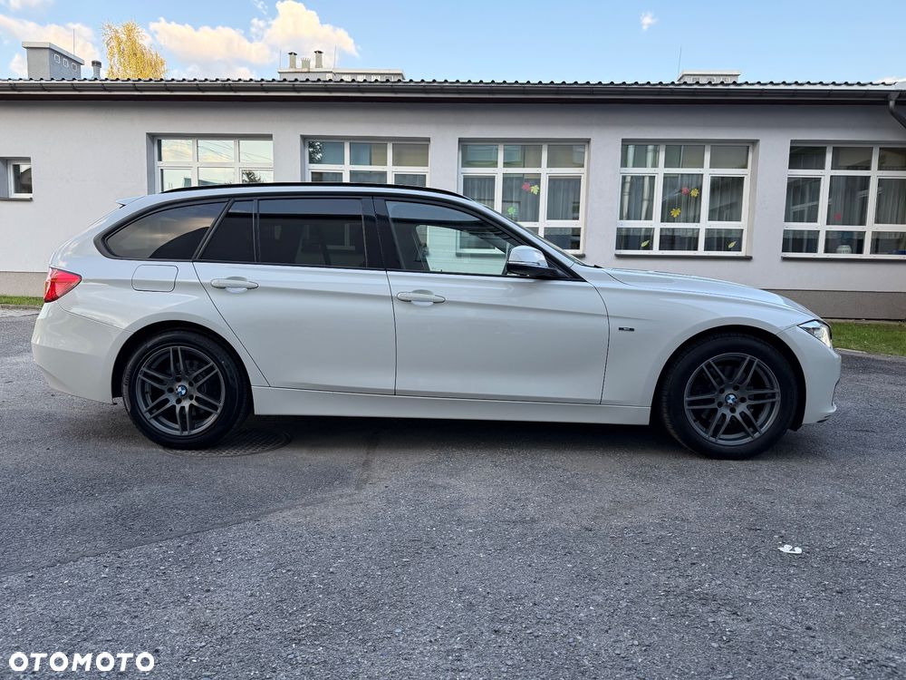 BMW Seria 3 320d DPF Touring Edition Sport - 6