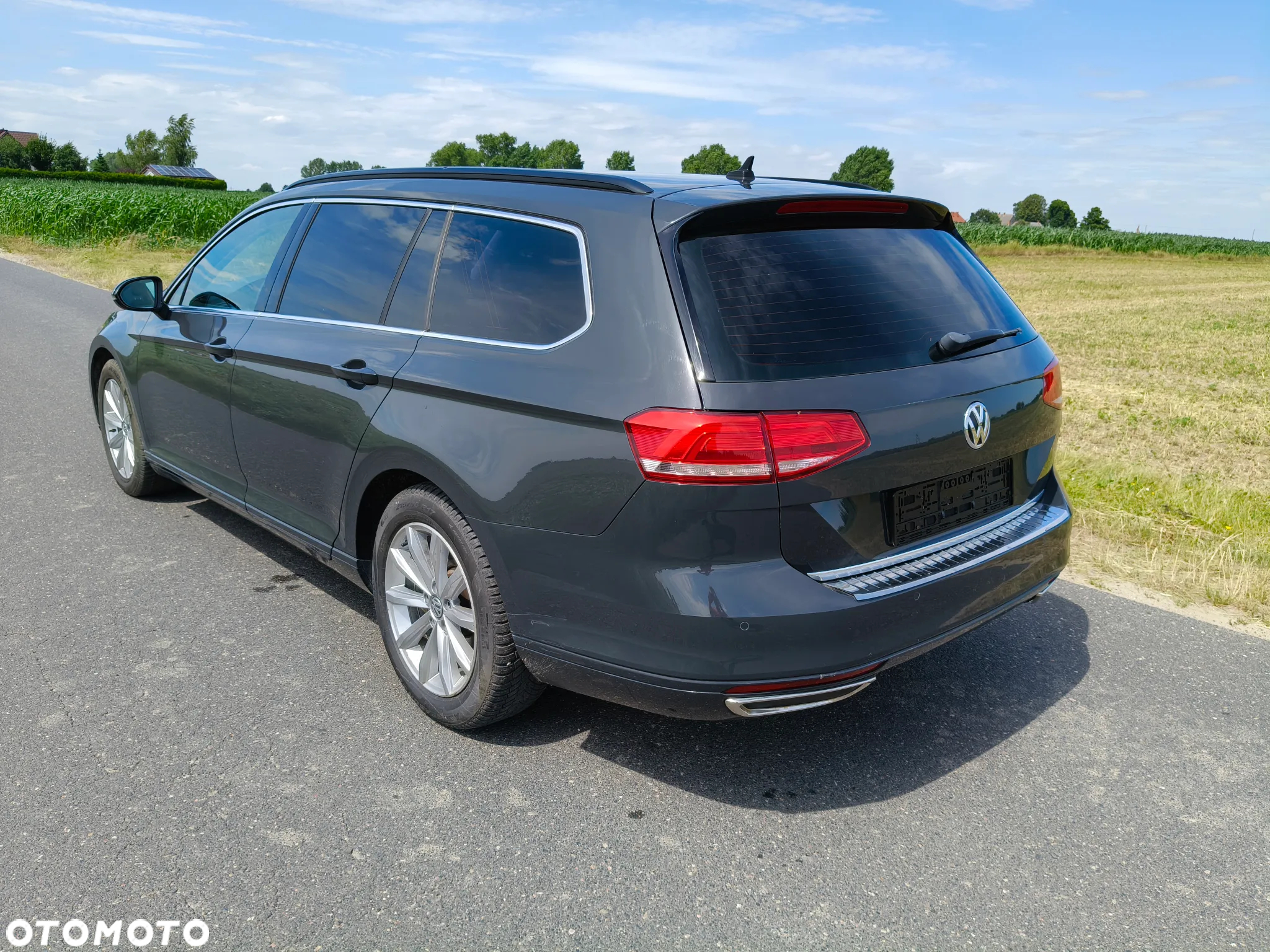 Volkswagen Passat - 8
