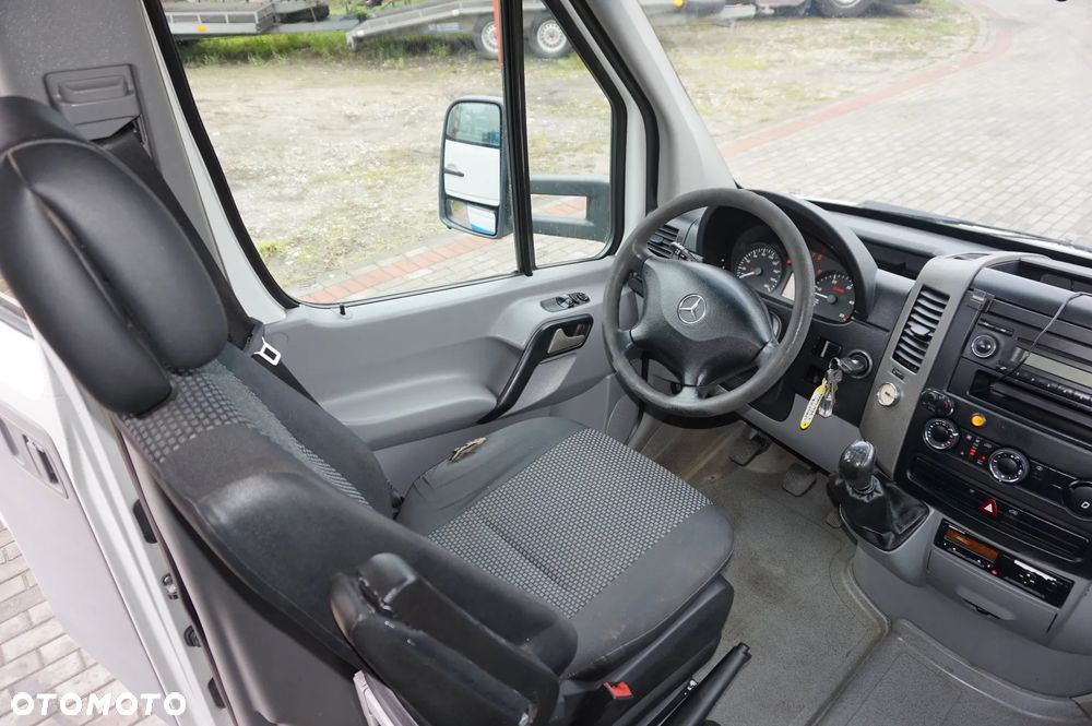 Mercedes-Benz Sprinter - 20