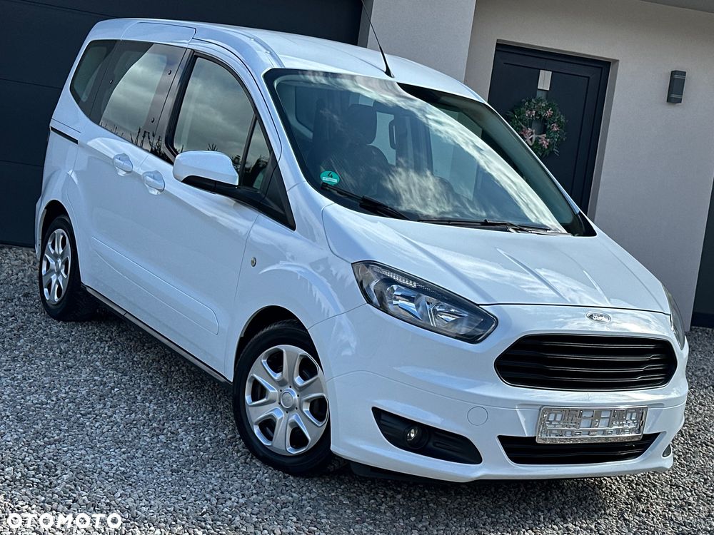 Ford Tourneo Courier 1.5 TDCi S&S Ambiente - 4