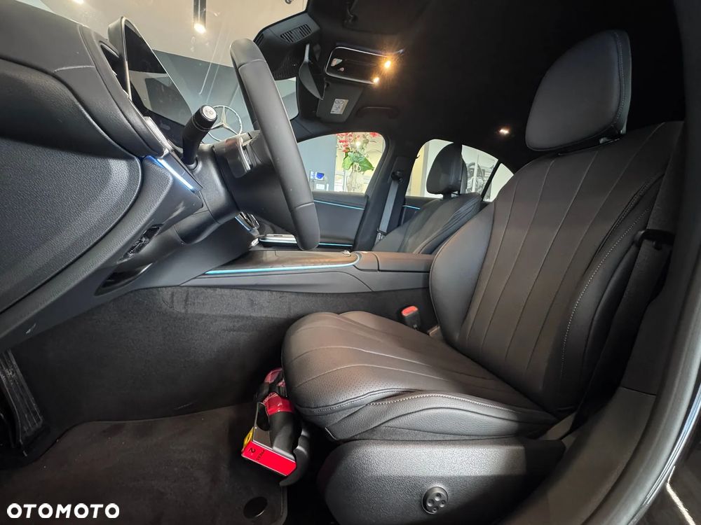 Mercedes-Benz Klasa E 200 mHEV 4-Matic AMG 9G-Tronic - 11