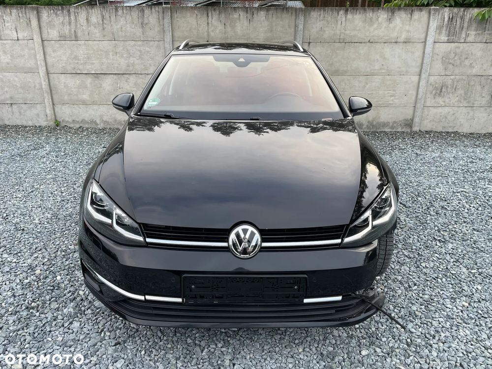 Volkswagen Golf - 1