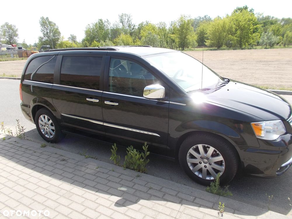 Chrysler Town & Country 3.6 Limited - 4