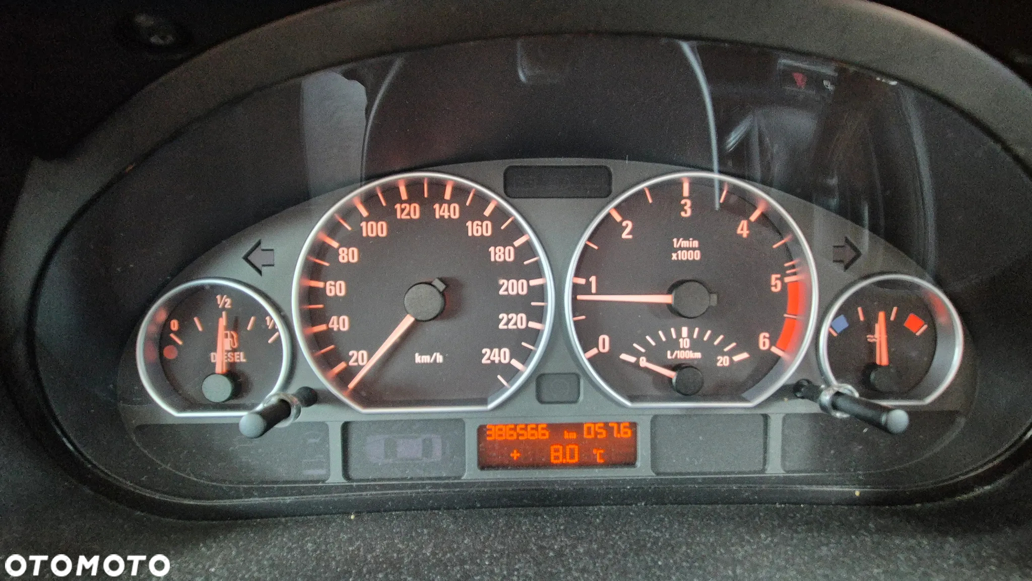 BMW Seria 3 330d Touring - 12