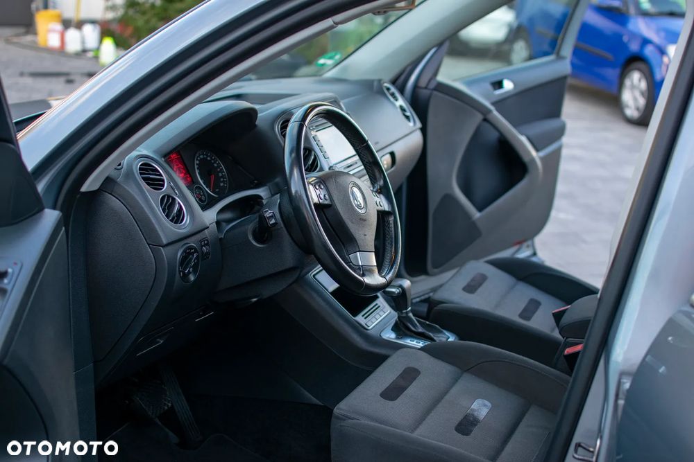 Volkswagen Tiguan - 12