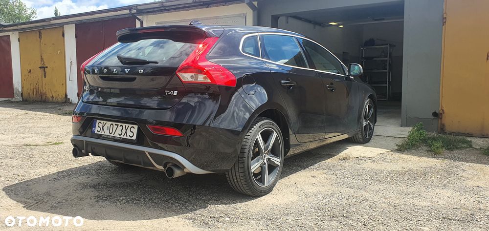 Volvo V40 - 25