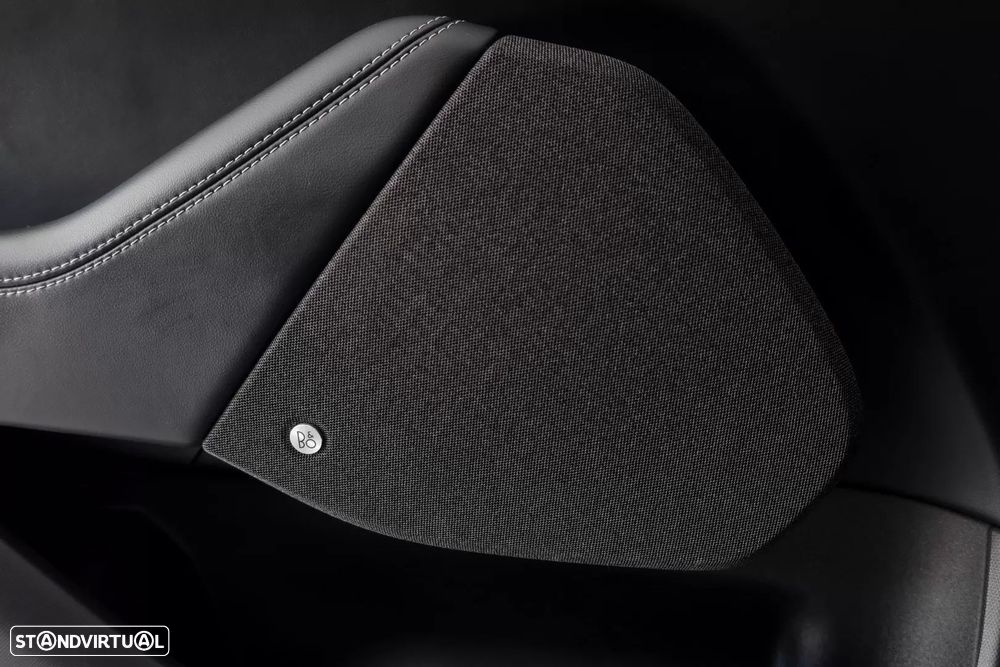 Ford Mustang Mach-E - 17