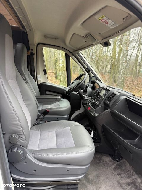 Globe-Traveller explorer - 5