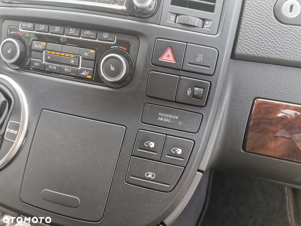 Volkswagen Multivan - 13