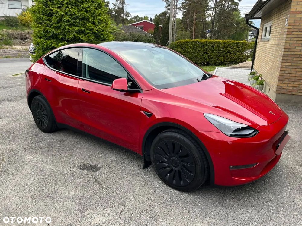 Tesla Model Y Long Range Dual Motor AWD - 1