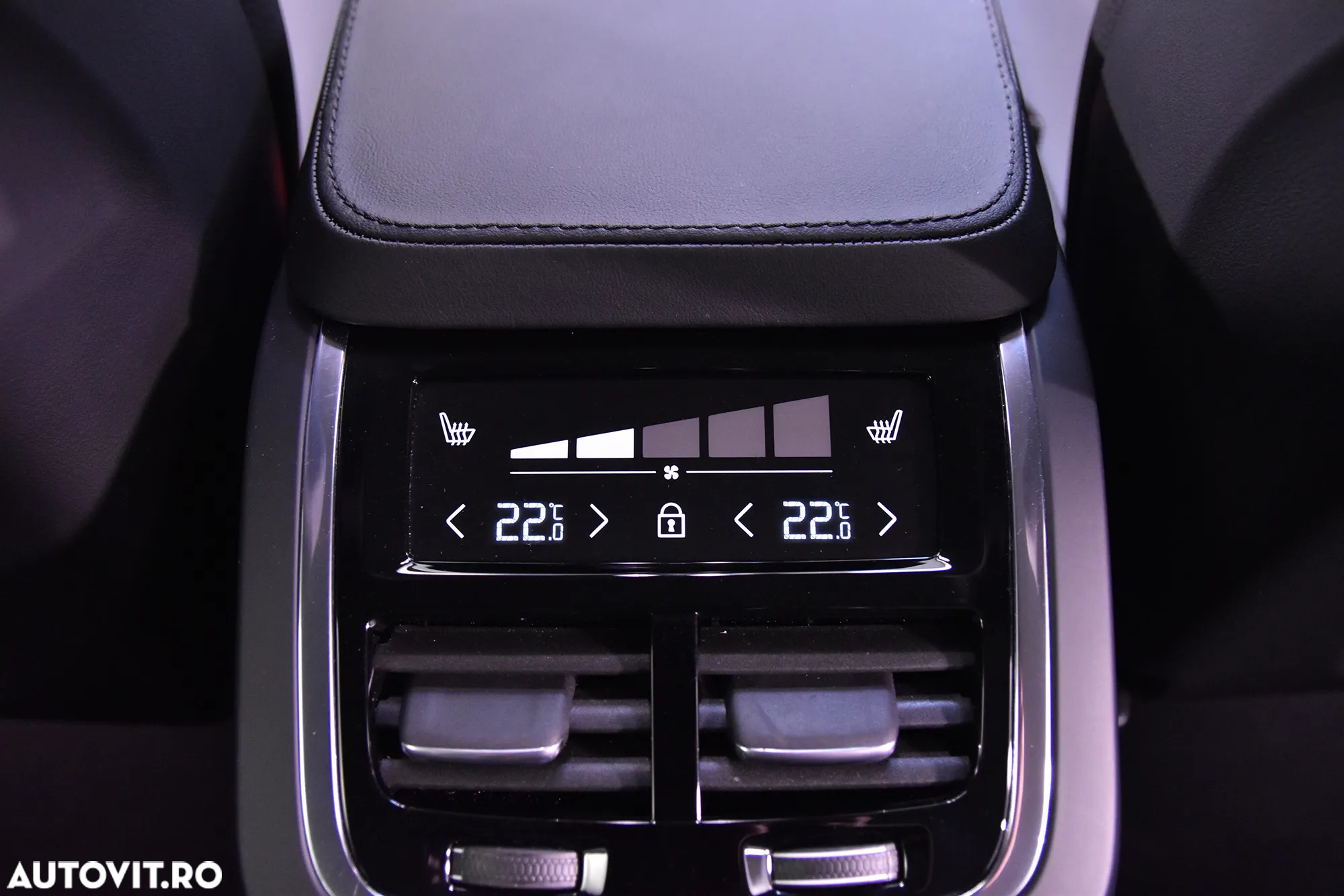 Volvo XC 90 - 22