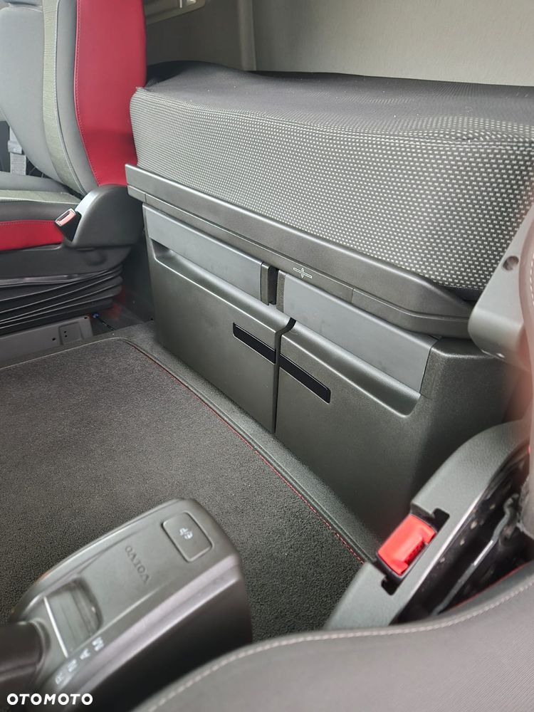 Volvo FH GLOBETROTTER - 27