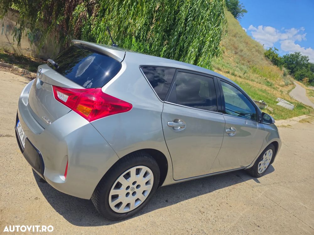Toyota Auris 1.4 D-4D - 2