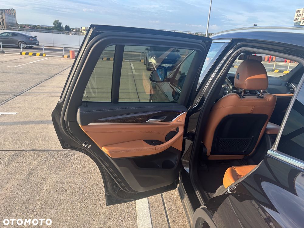 BMW X3 xDrive20d Luxury Line - 15