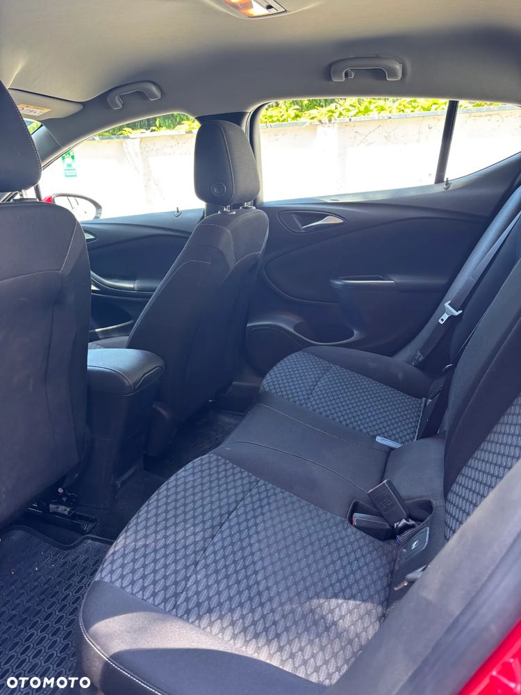 Opel Astra 1.4 T Enjoy S&S - 12