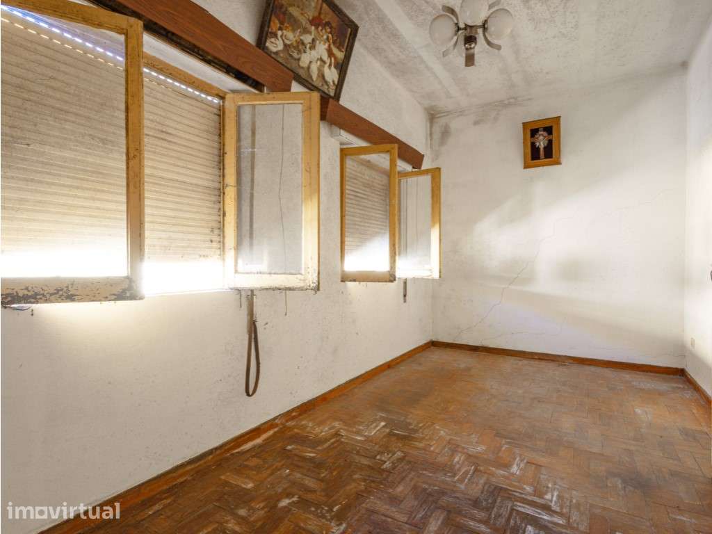 Moradia T3 com espaço exterior, bons acessos e excelente localização. - Grande imagem: 3/25