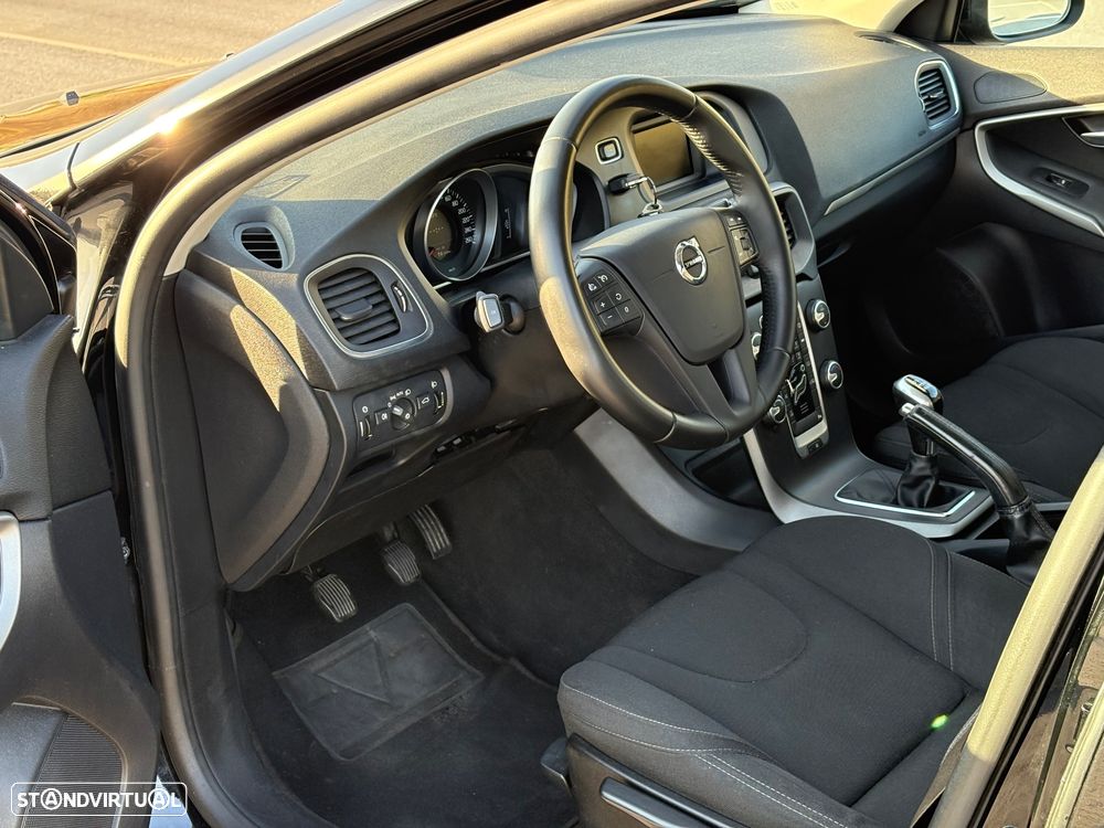 Volvo V40 2.0 D2 R-Design Momentum - 36