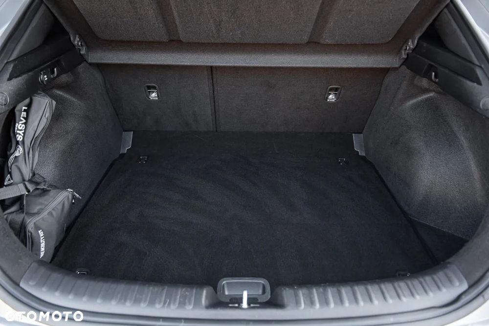 Kia XCeed 1.6 CRDi DCT7 SPIRIT - 28