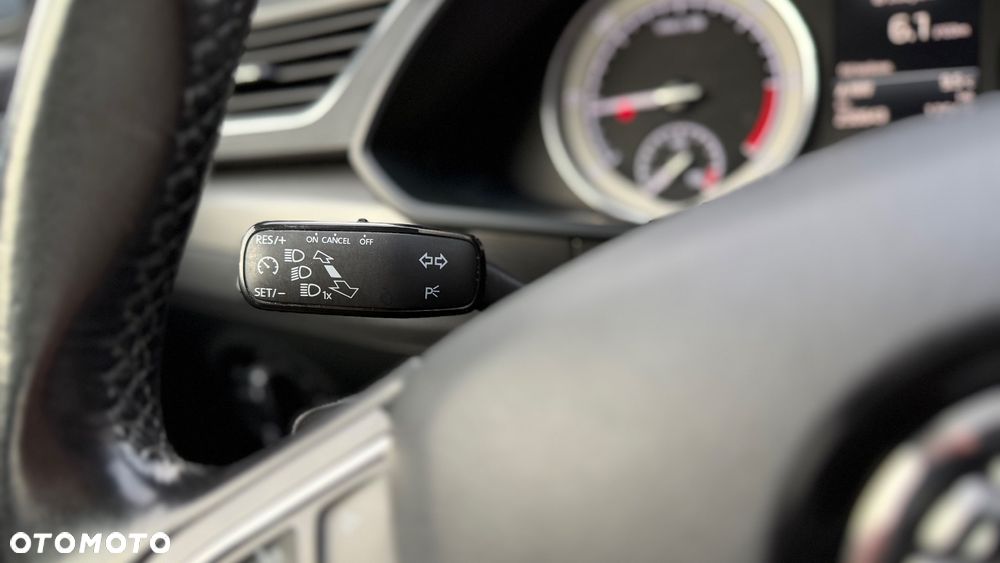 Skoda Superb 2.0 TDI DSG Premium Edition - 39