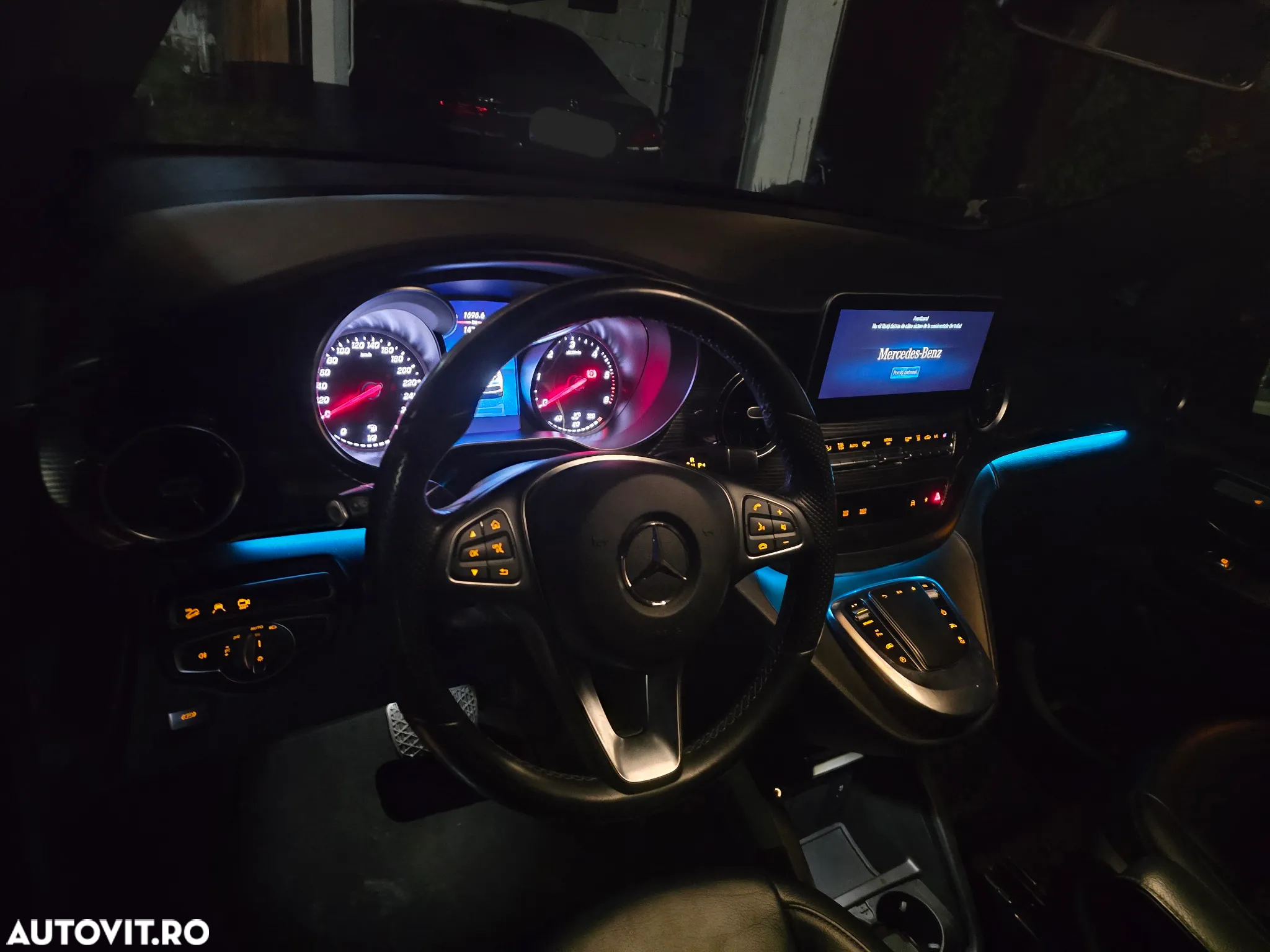 Mercedes-Benz V 300 d lang 4Matic 9G-TRONIC Avantgarde Edition 2020 - 26