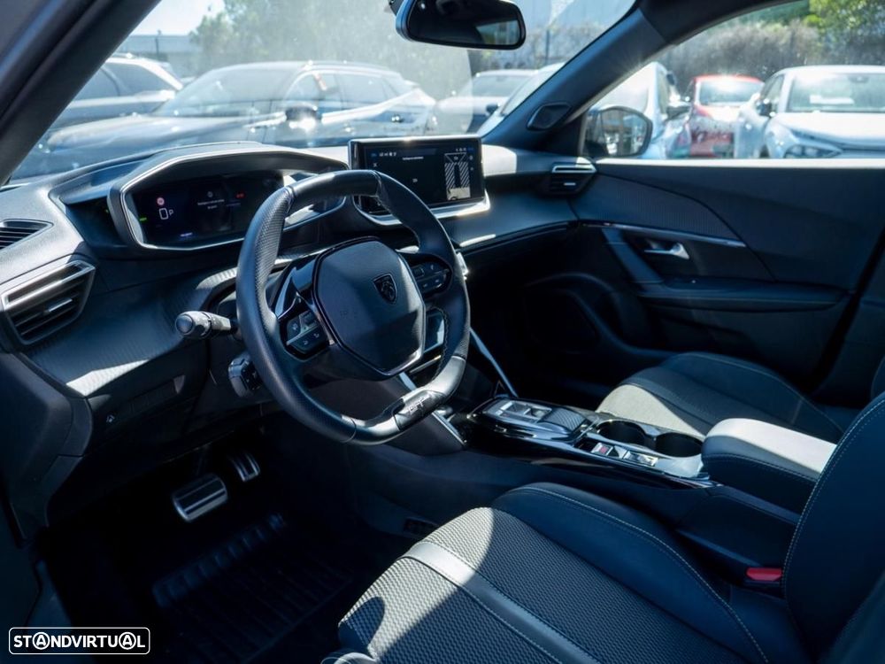 Peugeot e-2008 50 kWh GT - 23