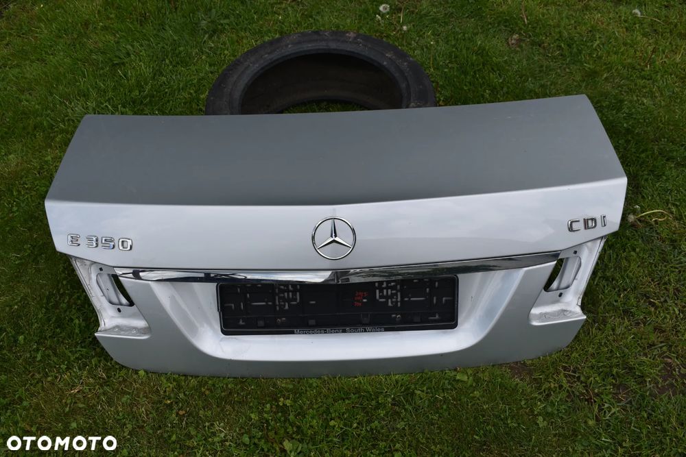 MERCEDES W212 Sedan Klapa Tylna Tył 775 Oryginał - 1