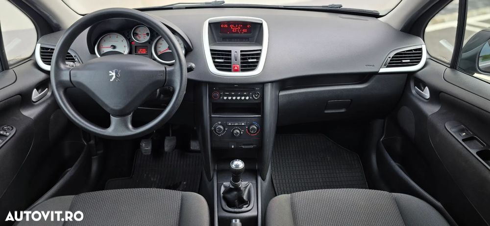 Peugeot 207 1.4 E Trendy - 6