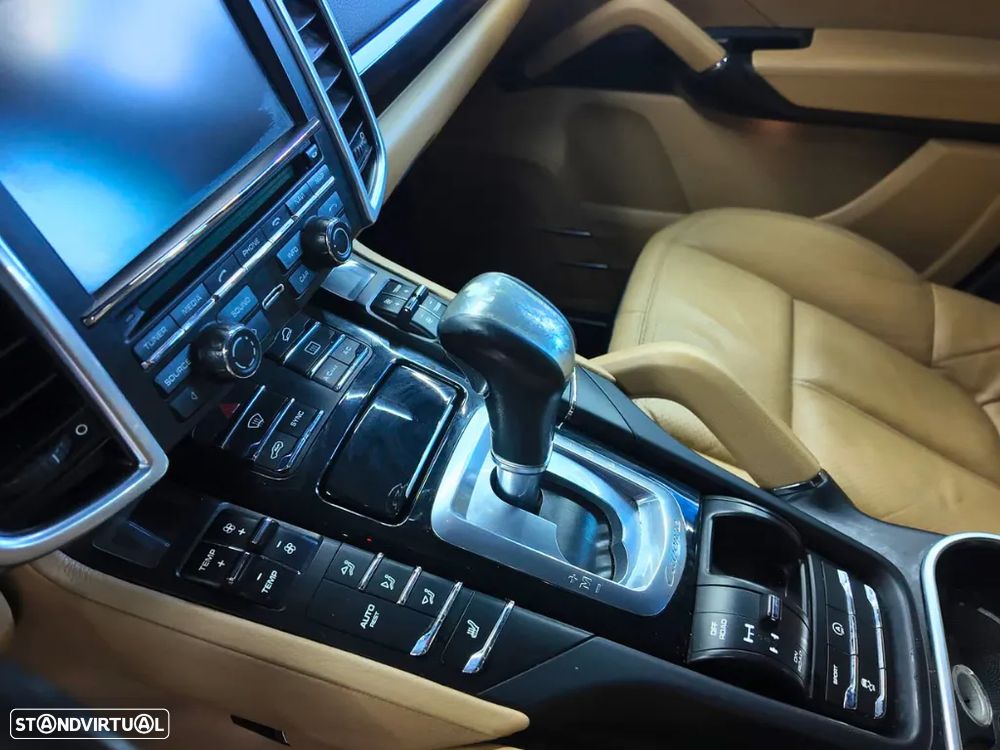 Porsche Cayenne Platinum Edition - 7