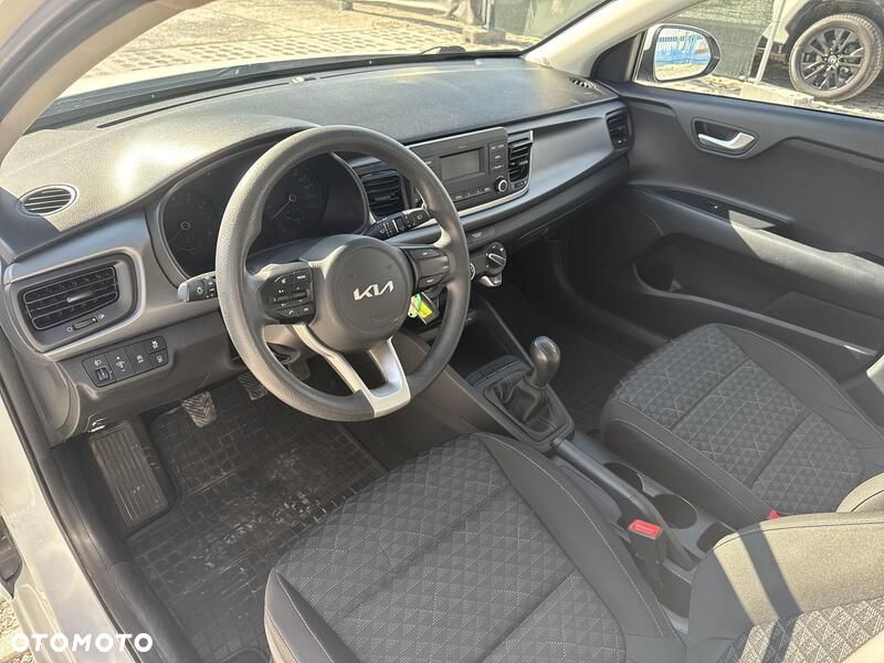 Kia Rio - 10