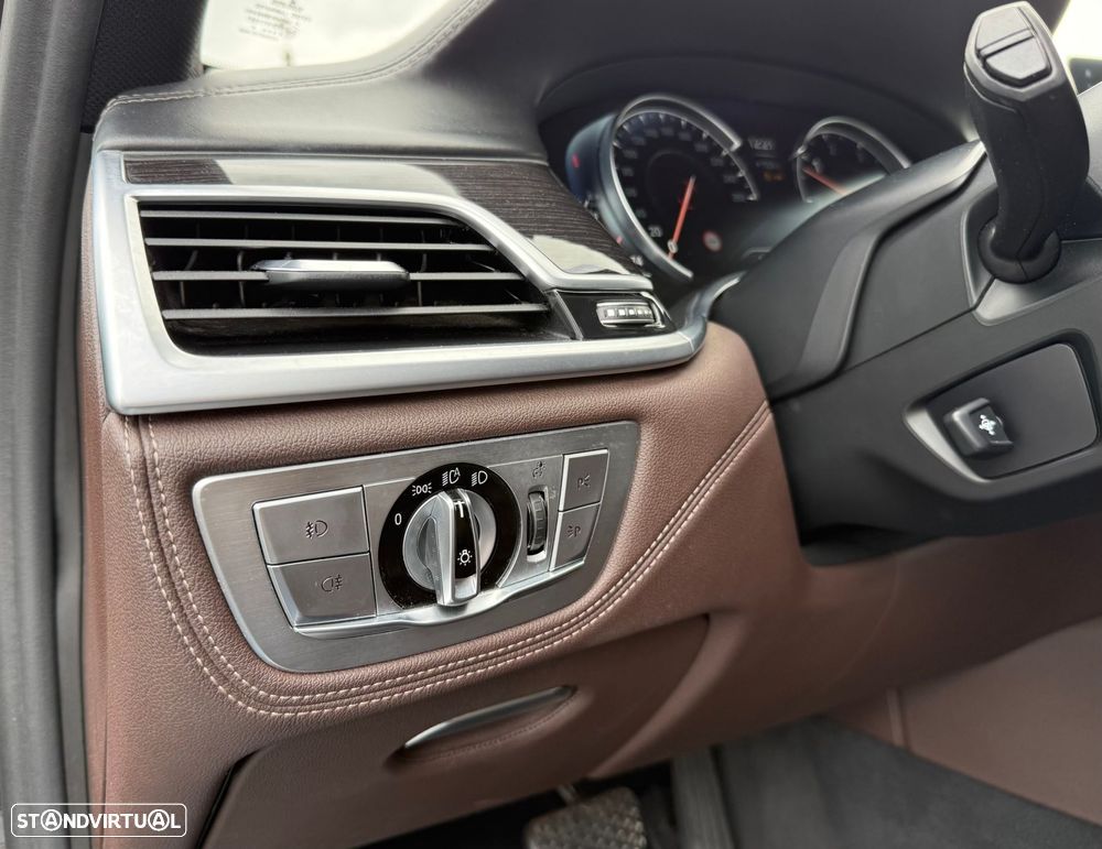 BMW 740 d xDrive Pack M Auto - 14