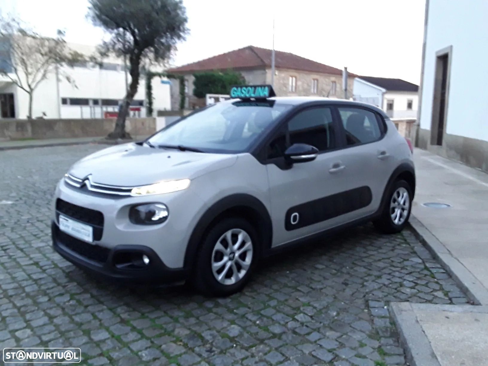 Citroën C3 1.2 PureTech Feel - 1